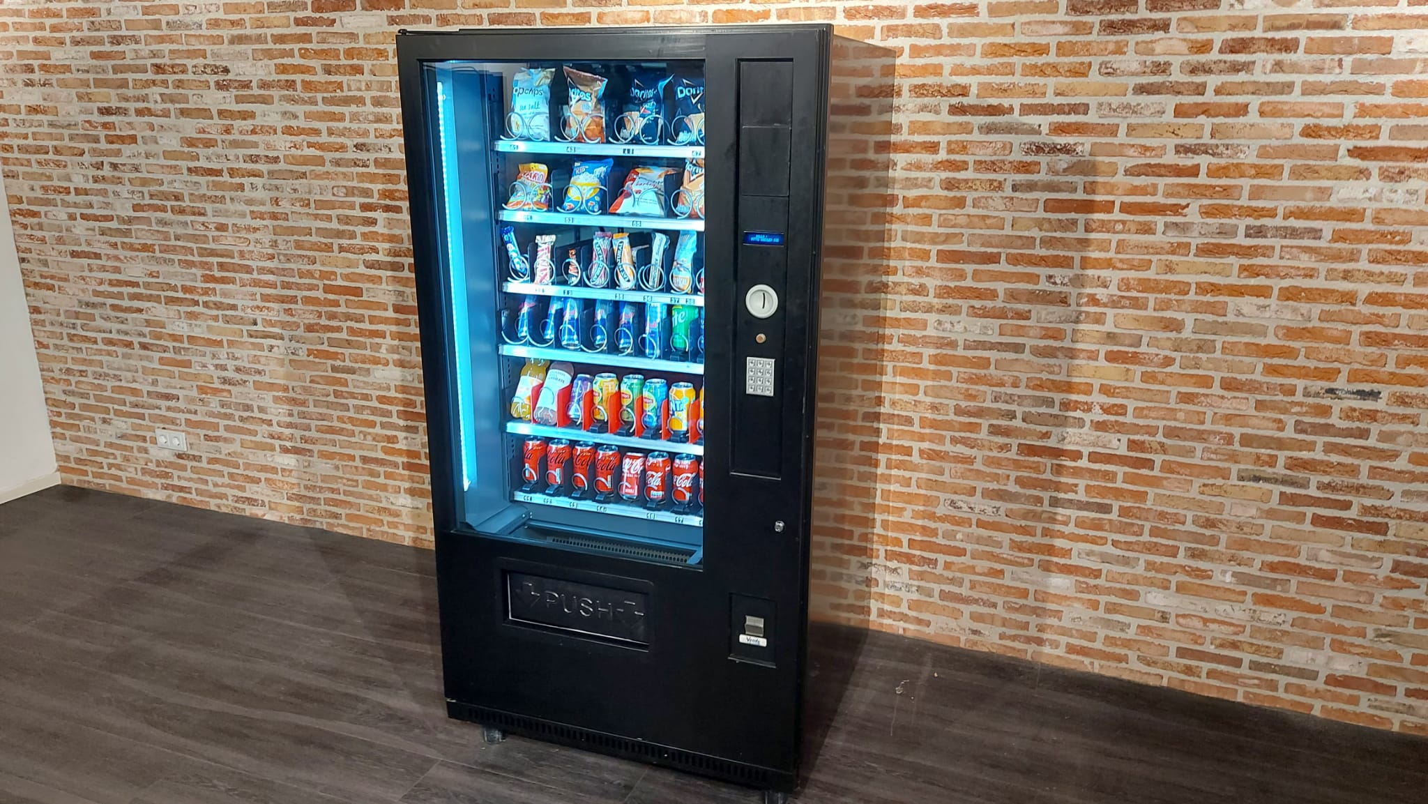 Vendo G Snack 8 Refurbished | DGA Vending | 9,8 Beoordeling